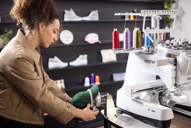 Enkel montering av capen